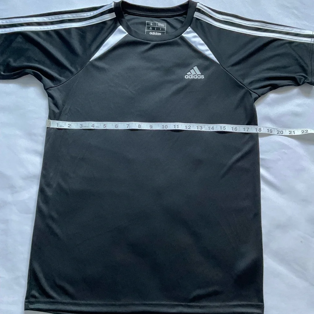 adidas Boys soccer short sleeve t-chirt‎ Black size L 14-16